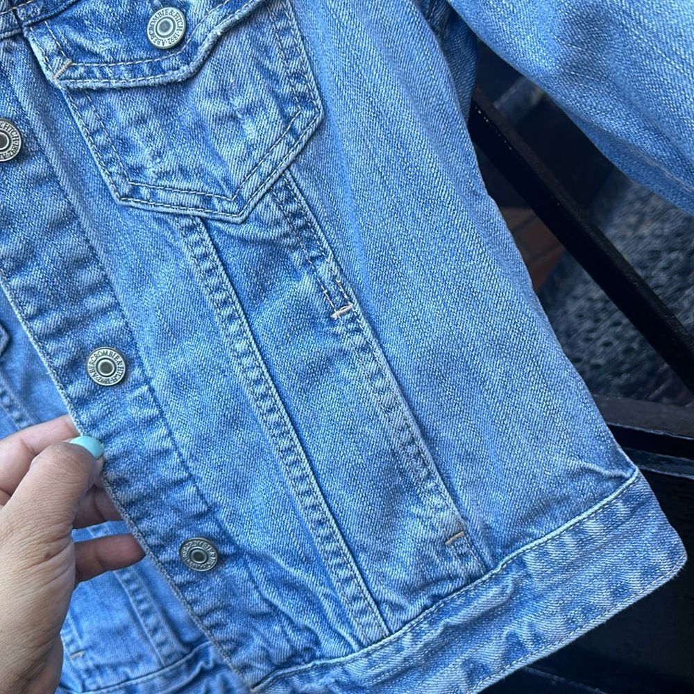 A&F Jean Jacket - Picture 5 of 10